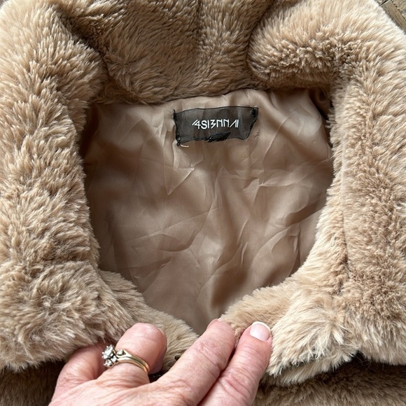 Tan Faux Fur Cropped Jacket - Picture 6 of 9